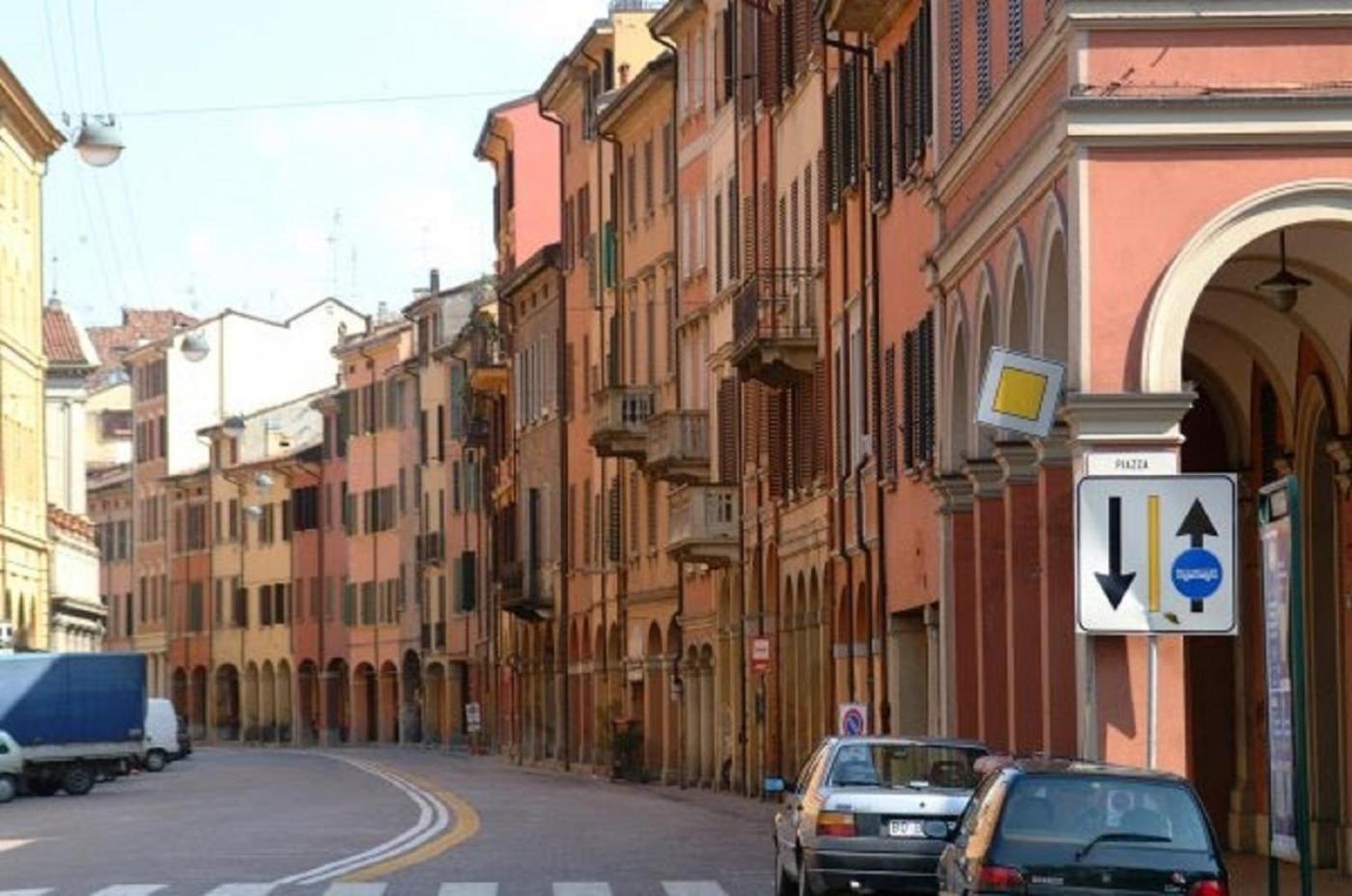 Studio Apartment Santa Caterina Bologna Bagian luar foto